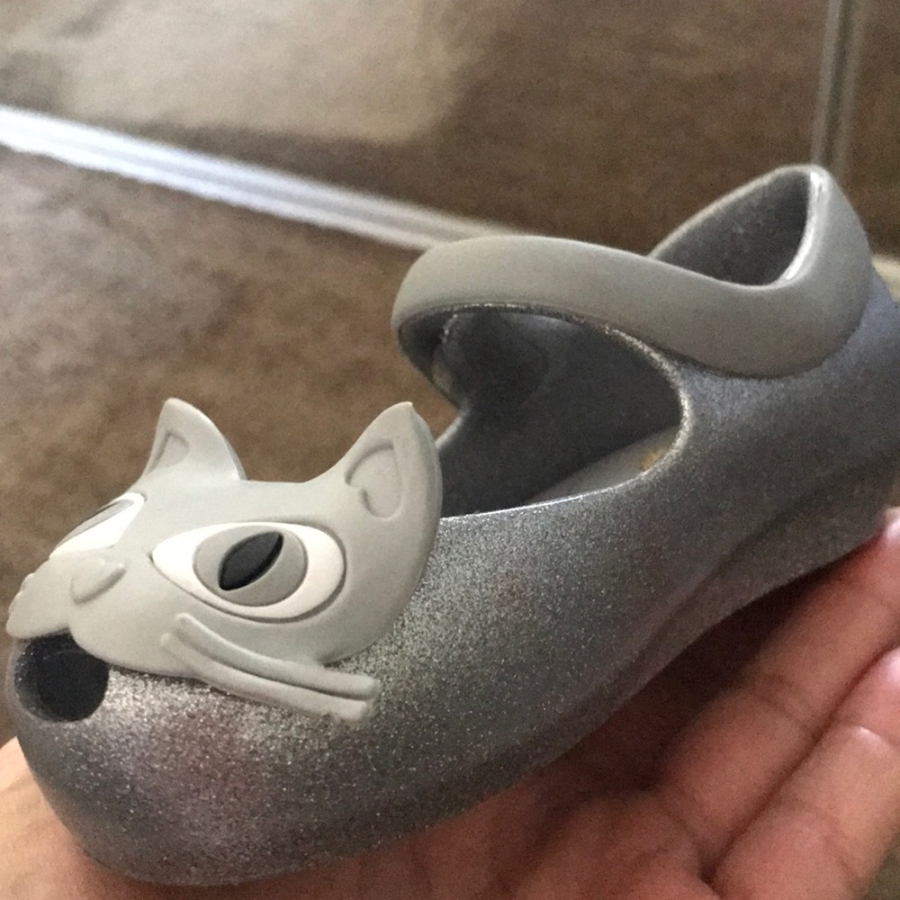 NEW Mini Melissa silver cat shoes. - Picture 3 of 4